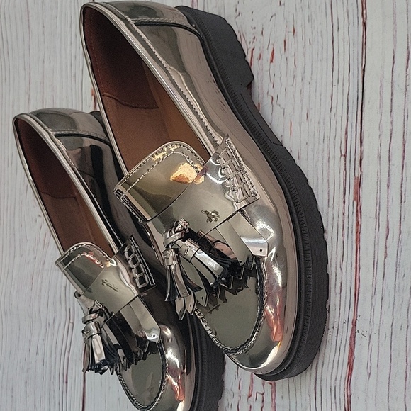 MARC FISHER Johnie Metallic Gray Loafers with Tassels Women's Size 7.5 - Picture 3 of 11